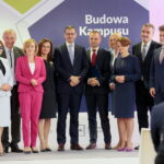 Podpisanie umowy dotyczącej zawiązania konsorcjum pomiędzy Głównym Urzędem Miar i Politechniką Świętokrzyską / Marzena Mąkosa / Radio Kielce