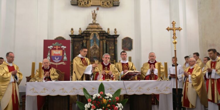Zakończył się diecezjalny etap procesu beatyfikacyjnego księdza Wincentego Granata / Grażyna Szlęzak-Wójcik / Radio Kielce