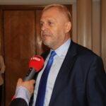 Warszawa. Gala 100-lecia piłki ręcznej. Na zdjęciu: Stanisław Hojda / Krzysztof Bujnowicz / Radio Kielce