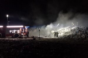 Włoszczowa. Pożar składowiska odpadów / KP PSP Włoszczowa