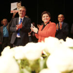 KCK. Spotkanie mieszkańców Kiec z wicepremier rządu Beatą Szydło. Wojciech Lubawski i Beata Szydlo / Jarosław Kubalski / Radio Kielce