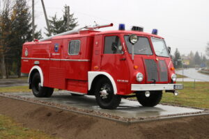 Star strażak na skwerze Massalskiego w Starachowicach / UM Starachowice