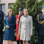 Rytwiany. Przekazanie samochodów dla OSP. Na zdjęciu (od lewej): Grzegorz Forkasiewicz - wójt Rytwian, Anna Krupka - poseł PiS, Agata Wojtyszek - wojewoda świętokrzyski, Robert Sabat - zastępca Świętokrzyskiego Komendanta Wojewódzkiego Państwowej Straży Pożarnej w Kielcach / Grażyna Szlęzak-Wójcik / Radio Kielce