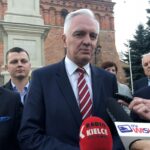 Sandomierz. Wizyta wicepremiera Jarosława Gowina. Na zdjęciu (od lewej): poseł Michał Cieślak, wicepremier Jarosław Gowin i Robert Pytka - kandydat do Sejmiku Województwa Świętokrzyskiego / Radio Kielce