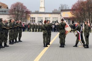 45 żołnierzy z 10. Świętokrzyskiej  Brygady Wojsk Obrony Terytorialnej złożyło przysięgę wojskową w Sandomierzu / Grażyna Szlęzak-Wójcik / Radio Kielce