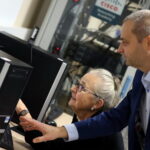 Politechnika Świętokrzyska uruchomiła nowy kierunek studiów - teleinformatykę. Na zdjęciu: dr Mirosław Płaza i prof. Małgorzata Suchańska / Kamil Dziewit / Politechnika Świętokrzyska