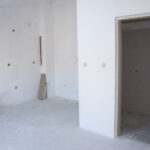 Prace przy budowie nowych mieszkań socjalnych w budynku przy ul. Bohaterów Warszawy dobiegają końca / Marta Gajda