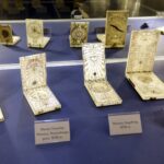 23.03.2016 Jędrzejów. Muzeum im. Przypkowskich. Ekspozycja zegarów słonecznych. / Jarosław Kubalski / Radio Kielce