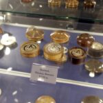 23.03.2016 Jędrzejów. Muzeum im. Przypkowskich. Ekspozycja zegarów słonecznych. / Jarosław Kubalski / Radio Kielce