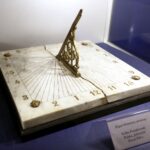 23.03.2016 Jędrzejów. Muzeum im. Przypkowskich. Ekspozycja zegarów słonecznych. / Jarosław Kubalski / Radio Kielce