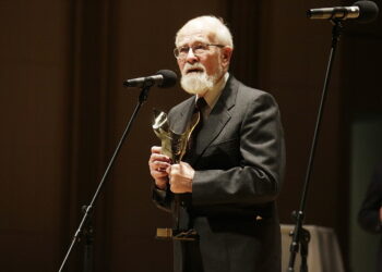 13.02.2018 Kielce. Nagrody "Świętokrzyskie Victorie". Profesor Stanisław Żak odebrał statuetkę w kategorii osobowość / Jarosław Kubalski / Radio Kielce