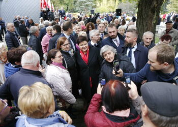 08.10.2018 Busko -Zdrój. Premier Beata Szydło spotkała się z mieszkańcami / Jarosław Kubalski / Radio Kielce