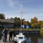 09.10.2018 Kielce. Zalew. Żaglówka, którą MOPR kupił seniorom. W modernizacje łodzi zaangażowani byli seniorzy z  Klubu przy ul. św. Stanisława Kostki / Jarosław Kubalski / Radio Kielce