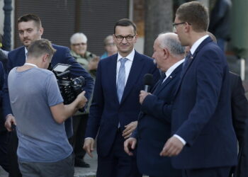 13.10.2018 Opatów. Premier Mateusz Morawiecki spotkał się z mieszkańcami miasta / Jarosław Kubalski / Radio Kielce