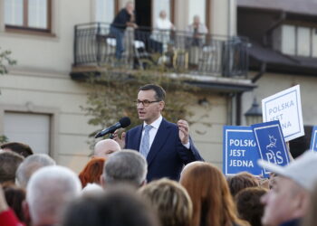 13.10.2018 Opatów. Premier Mateusz Morawiecki spotkał się z mieszkańcami miasta / Jarosław Kubalski / Radio Kielce