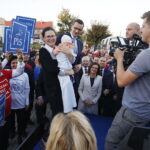 13.10.2018 Opatów. Premier Mateusz Morawiecki spotkał się z mieszkańcami miasta / Jarosław Kubalski / Radio Kielce