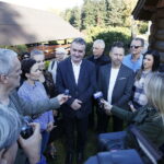 14.10.2018 Kielce. Konferencja prasowa pod Telegrafem prezydenta Kielc Wojciecha Lubawskiego / Jarosław Kubalski / Radio Kielce