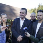 14.10.2018 Kielce. Konferencja prasowa pod Telegrafem prezydenta Kielc Wojciecha Lubawskiego / Jarosław Kubalski / Radio Kielce