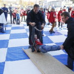 14.10.2018 Kielce. WDK. Turniej szachowy i pokaz żywych szachów / Jarosław Kubalski / Radio Kielce