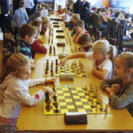 14.10.2018 Kielce. WDK. Turniej szachowy i pokaz żywych szachów / Jarosław Kubalski / Radio Kielce