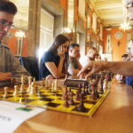 14.10.2018 Kielce. WDK. Turniej szachowy i pokaz żywych szachów / Jarosław Kubalski / Radio Kielce