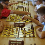 14.10.2018 Kielce. WDK. Turniej szachowy i pokaz żywych szachów / Jarosław Kubalski / Radio Kielce