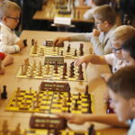 14.10.2018 Kielce. WDK. Turniej szachowy i pokaz żywych szachów / Jarosław Kubalski / Radio Kielce