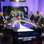 16.10.2018 Radio Kielce i TVP3 Kielce. Debata o regionie. Kandydaci do sejmiku województwa świętokrzyskiego. Dorota Jarońska KW Kukiz` 15, Mateusz Śliwa - KWW Wolność w Samorządzie, Marek Bogusławski KW PiS, prowadzący Beata Oleś i Paweł Solarz, Andrzej Kostecki KWW Projekt Świętokrzyskie, Leszek Wawrzyła KW PSL, Sławomir Szarek Ruch Narodowy RP i Maciej Kmita KW Koalicja Obywatelska / Jarosław Kubalski / Radio Kielce