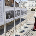 16.10.2018 Kielce. Wystawa na Rynku „Wodociągi Kieleckie – Dziecko Niepodległej Polski”. Wodociągi na starych fotografiach / Jarosław Kubalski / Radio Kielce