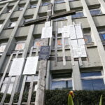 17.10.2018 Kielce. Obchody Międzynarodowego Dnia Walki z Ubóstwem przy Krzyżu Pamięci Zmarłych Bezdomnych / Jarosław Kubalski / Radio Kielce