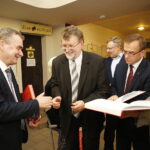 18.10.2018 Kielce. Kino "Moskwa". Promocja książki Macieja Gawlikowskiego i Mirosława Lewandowskiego "Na Szlaku Kadrówek 1981-1989” oraz filmu "Marsz Niepodległości". Prezydent Wojciech Lubawski, Mirosław Lewandowski, Maciej Gawlikowski, Janusz Koza i Robert Kulak / Jarosław Kubalski / Radio Kielce