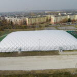 19.10.2018 Kielce. Odbiór techniczny zadaszenia pneumatycznego na boisku wielofunkcyjnym ORLIK przy Szkole Podstawowej  nr 27 / Jarosław Kubalski / Radio Kielce