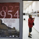 20.10.2018 Ciekoty. Szklany Dom. Wernisaż wystawy zdjęć Wojciecha Walkiewicza z Muzeum Polskiego w Rapperswilu / Jarosław Kubalski / Radio Kielce