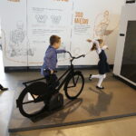 20.10.2018 Podzamcze. Centrum Nauki Leonardo Da Vinci. Uniwersytet Dziecięcy UJK / Jarosław Kubalski / Radio Kielce