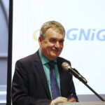 23.10.2018 Kielce. Targi Kielce. Podpisanie umowy przez MPK i PGNiG na budowę stacji paliw gazu ziemnego. Prezydent Kielc Wojciech Lubawski / Jarosław Kubalski / Radio Kielce