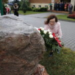 25.10.2018 Kielce. Odsłonięcie obelisku i zasadzenie Dębu Niepodległości na terenie Nadleśnictwa Kielce w 100 rocznicę odzyskania przez Polskę niepodległości. Wojewoda Agata Wojtyszek / Jarosław Kubalski / Radio Kielce