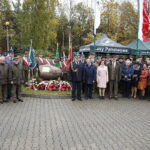 25.10.2018 Kielce. Odsłonięcie obelisku i zasadzenie Dębu Niepodległości na terenie Nadleśnictwa Kielce w 100 rocznicę odzyskania przez Polskę niepodległości / Jarosław Kubalski / Radio Kielce
