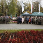 25.10.2018 Kielce. Odsłonięcie obelisku i zasadzenie Dębu Niepodległości na terenie Nadleśnictwa Kielce w 100 rocznicę odzyskania przez Polskę niepodległości / Jarosław Kubalski / Radio Kielce