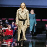 25.10.2018 Kielce. IV Akademia Off Fashion. Pokaz mody w KCK. Kolekcja Angeliki Józefczyk / Jarosław Kubalski / Radio Kielce