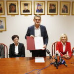 25.10.2018 Kielce UJK. Konferencja prasowa na temat inwestycji na uniwersytecie. Prorektorzy Monika Szpringer, Barbara Zbroińska, rektor Jacek Semaniak i doradca wicepremiera Jarosława Gowina Renata Janik / Jarosław Kubalski / Radio Kielce