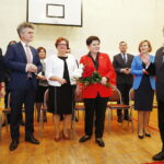 29.10.2018 Radlin. Wicepremier Beata Szydło podczas spotkania z mieszkańcami poparła kandydatkę na wójta Górna Annę Michalską. Wojewoda Agata Wojtyszek, Anna Michalska, senator Krzysztof Słoń, wicepremier Beata Szydło, poseł Anna Krupka i poseł Krzysztof Lipiec / Jarosław Kubalski / Radio Kielce