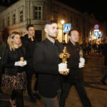 31.10.2018 Kielce. Noc Świętych. Procesja z relikwiami z Kościoła Akademickiego na Cmentarz Stary / Jarosław Kubalski / Radio Kielce