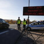 31.10.2018 Ćmińsk. Policja przeprowadza akcję "Znicz" / Jarosław Kubalski / Radio Kielce