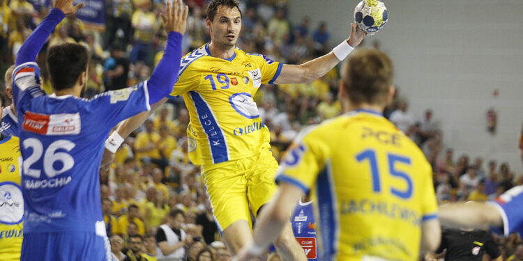 Rewanżowy mecz finału PGNiG Superligi: PGE Vive Kielce - Orlen Wisła Płock / Jarosław Kubalski / Radio Kielce