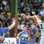 6. kolejka PGNiG Superligi piłkarzy ręcznych: Piotrkowianin Piotrków T. - PGE Vive Kielce / Krzysztof Bujnowicz / Radio Kielce