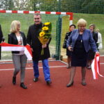 Otwarcie miniboiska na Barwinku. Przecięcie wstęgi / Mateusz Kaczmarczyk / Radio Kielce