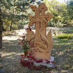 Odsłonięcie chaczkara i wystawa prac uczniów z udziałem ambasadora Armenii w kieleckim Plastyku / Mateusz Kaczmarczyk / Radio Kielce