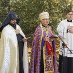 Odsłonięcie chaczkara i wystawa prac uczniów z udziałem ambasadora Armenii w kieleckim Plastyku / Mateusz Kaczmarczyk / Radio Kielce