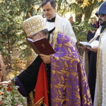 Odsłonięcie chaczkara i wystawa prac uczniów z udziałem ambasadora Armenii w kieleckim Plastyku / Mateusz Kaczmarczyk / Radio Kielce