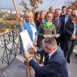 Konferencja PSL z udziałem przewodniczącego Władysława Kosiniaka- Kamysza i kandydatów w wyborach samorządowych. List otwarty podpisuje Adam Jarubas - marszałek Województwa Świętokrzyskiego / Michał Kita / Radio Kielce